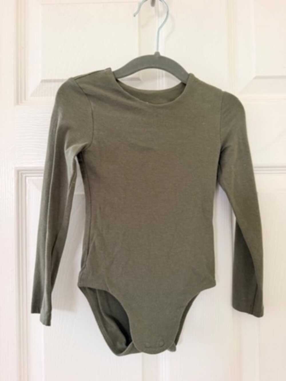 tones for kids Classic Long-Sleeve Kids Bodysuit in Olive Green 3T